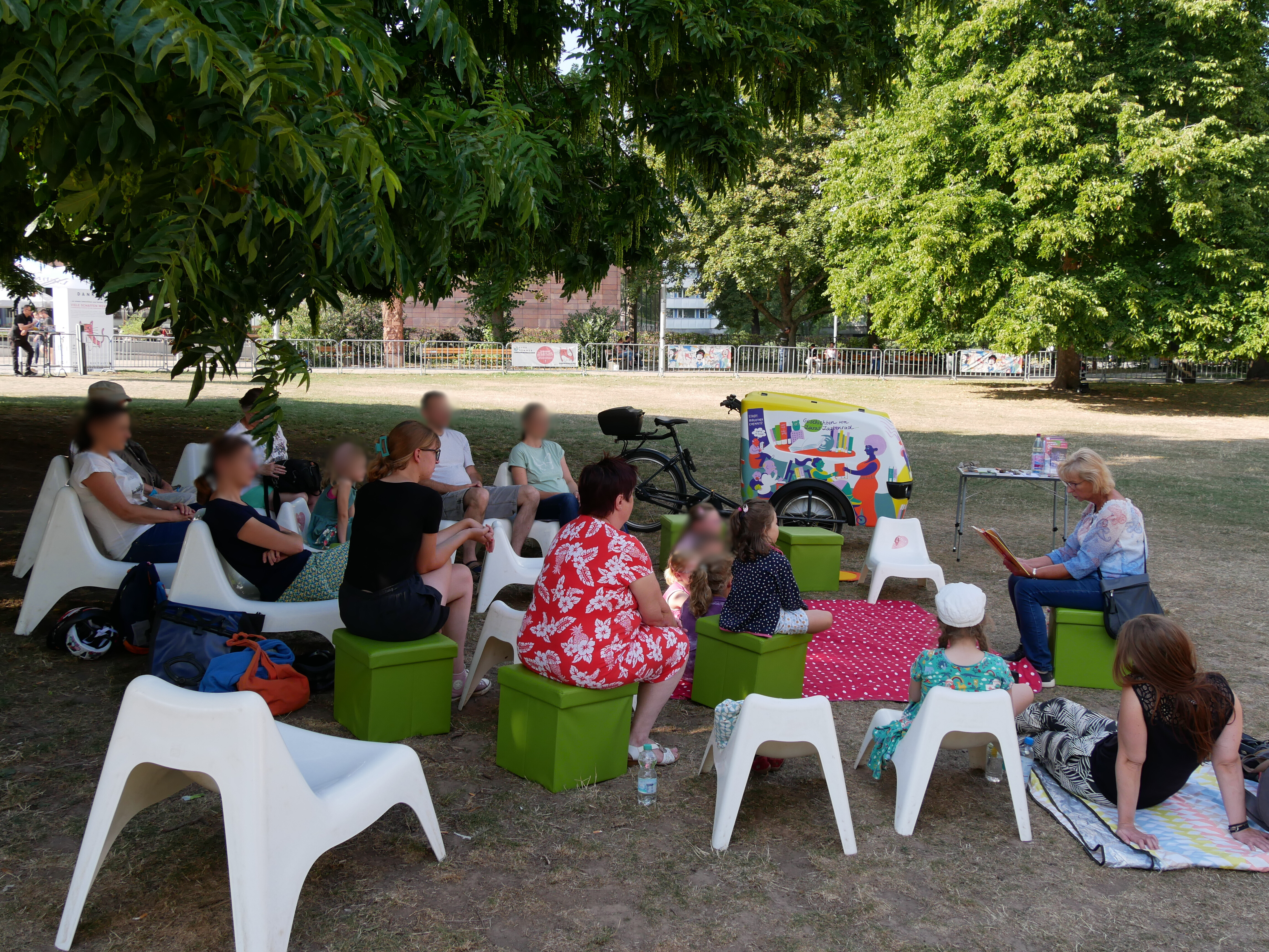 Lara unterwegs beim Parksommer